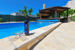 Отель XXL Vila Lavanda for 20 person  Рогозница